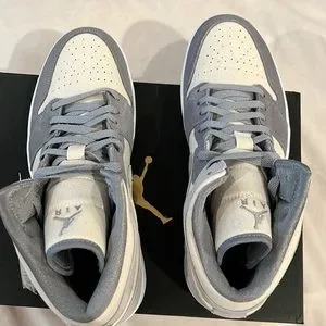Jordan | Shoes | Brand New Wbox Sz 1 Jordan 1 Mid Coconut  display picture 2